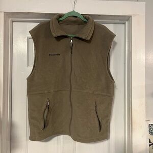 LIKE NEW MENS COLUMBIA VEST SIZE XL